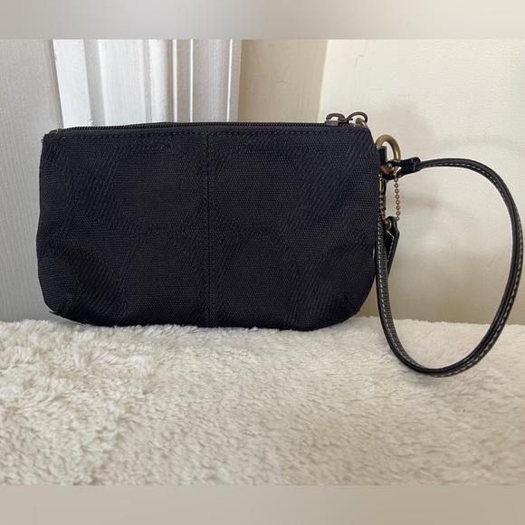 Coach Wristlet EUC - Picture 9 of 9